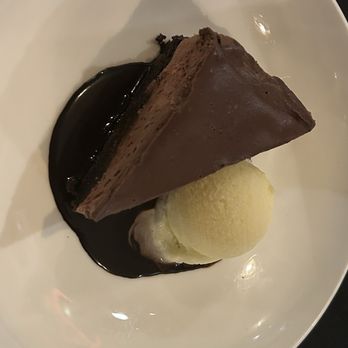 Amber Ox Public House - Chocolate mouse cake - American Near Me - Williamsburg, Virginia Amber Ox Public House - Chocolate mouse cake - American Near Me - Williamsburg, Virginia