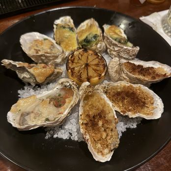 SHUCKERS OYSTER BAR - Cooked oysters - New American Near Me - Seattle, Washington SHUCKERS OYSTER BAR - Cooked oysters - New American Near Me - Seattle, Washington