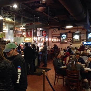 Central BBQ - Packed house... - Barbeque Near Me - Memphis, Tennessee Central BBQ - Packed house... - Barbeque Near Me - Memphis, Tennessee