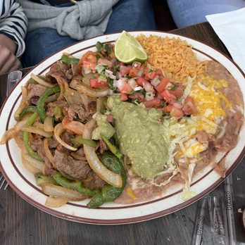Zacatecas Restaurant - Asada fajitas - Mexican Near Me - Hawthorne, California