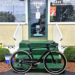 Dave's Road Bikes - Fuji Transonic Disc with SRAM AXS Electronic Shifting