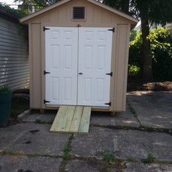Amish Valley Sheds - Outside of shed with included removeable ramp