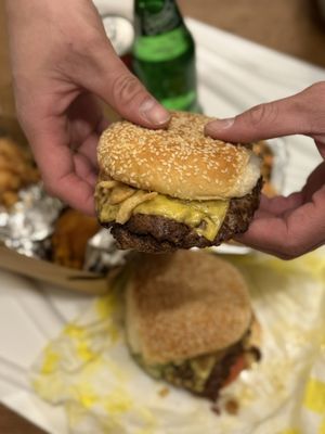 Yeanie's Burgers and Social by null