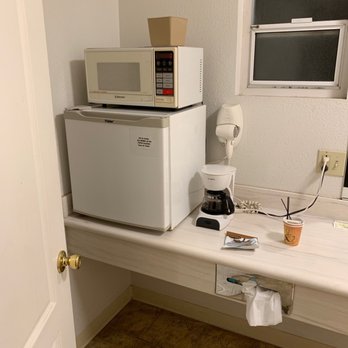 Bristlecone Motel - Kitchen inside the spacious bathroom - Hotels Near Me - Big Pine, California Bristlecone Motel - Kitchen inside the spacious bathroom - Hotels Near Me - Big Pine, California