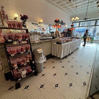 Aglamesis Bros - From rear looking towards front - Ice Cream & Frozen Yogurt Near Me - Cincinnati, Ohio Aglamesis Bros - From rear looking towards front - Ice Cream & Frozen Yogurt Near Me - Cincinnati, Ohio