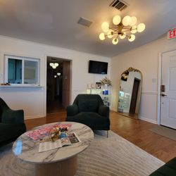 Modern Muse - Reception/lobby