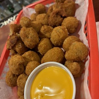 Pete's Steakhouse Tavern - Breaded Mushrooms - American Near Me - Hamilton, New Jersey Pete's Steakhouse Tavern - Breaded Mushrooms - American Near Me - Hamilton, New Jersey