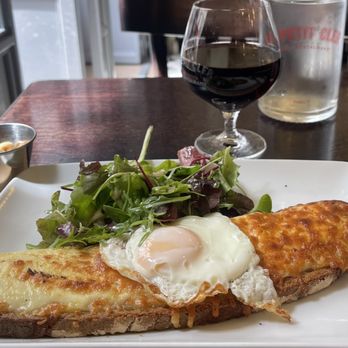 Le Petit Cler - Bistros Near Me - Paris, 75