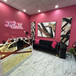 Jay2Jah Sugar Wax & Spa - Halloween front desk view