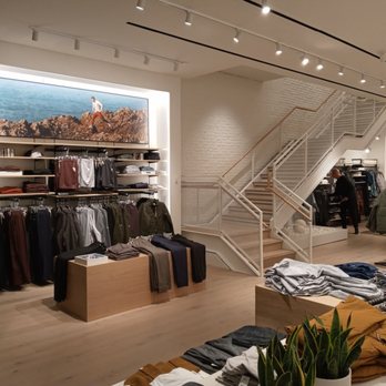 Vuori - Sports Wear Near Me - Chicago, Illinois