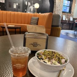 Rachel Green's salad, ice tea