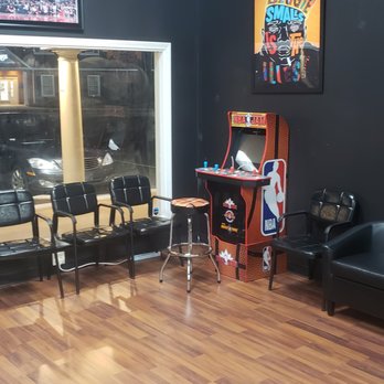 Stewart's Barbershop - fun for everyone - Barbers Near Me - Bloomfield, Connecticut Stewart's Barbershop - fun for everyone - Barbers Near Me - Bloomfield, Connecticut