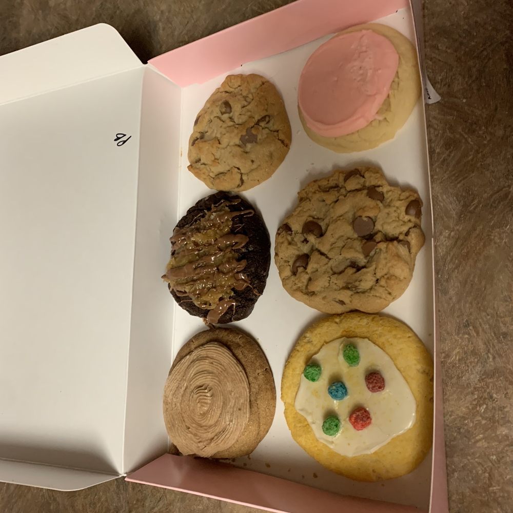 Crumbl - West County - Cookies!!! - Bakeries Near Me - Des Peres, Missouri Crumbl - West County - Cookies!!! - Bakeries Near Me - Des Peres, Missouri