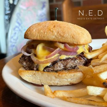Bronx Bar - Detroit - The Burger with Fries - Dive Bars Near Me - Detroit, Michigan Bronx Bar - Detroit - The Burger with Fries - Dive Bars Near Me - Detroit, Michigan