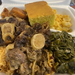 Ms Ts Restaurant - Caribbean oxtail dinner