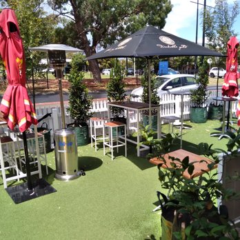 Canadian Bay Hotel - Outdoor Seating - Bars Near Me - Mount Eliza, VIC Canadian Bay Hotel - Outdoor Seating - Bars Near Me - Mount Eliza, VIC