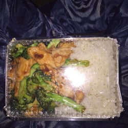 Yummy House Kitchen - Chicken and Broccoli