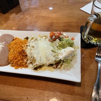 El Rey Mexican Restaurant - Enchiladas verde - Mexican Near Me - Vero Beach, Florida El Rey Mexican Restaurant - Enchiladas verde - Mexican Near Me - Vero Beach, Florida