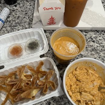Bua Siam - Spicy curry chicken panang and crab Rangoon with a Thai iced tea - Thai Near Me - North Hollywood, California