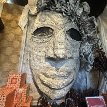 Roger's Gardens - Nurseries & Gardening Near Me - Corona Del Mar, California