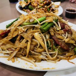 BBQ Pork Chow Fun - good but a bit overly greasy BBQ Pork Chow Fun - good but a bit overly greasy