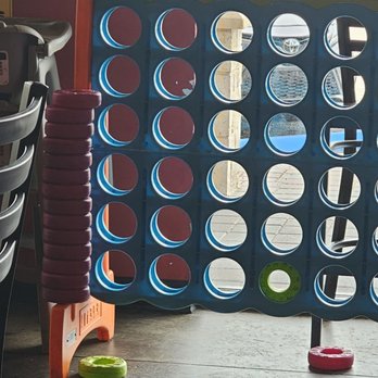 Beth's Burger Bar - Bar games - Burgers Near Me - Orlando, Florida
