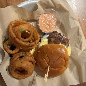 Lazy Dog Restaurant & Bar - Burger - Burgers Near Me - Montclair, California
