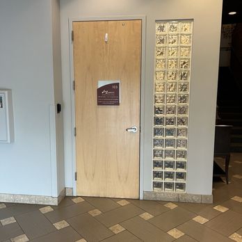 AZ Max Surgeons - Inside building on the right is the entrance to reception. - Oral Surgeons Near Me - Mesa, Arizona