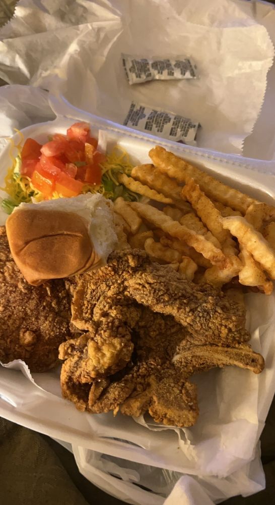 CHICS CATERING AND BAKERY Updated October 2024 305 John R Junkin Dr