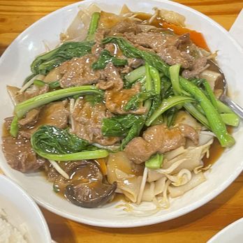 Ming's BBQ - Beef Chow Fun - Barbeque Near Me - Duluth, Georgia