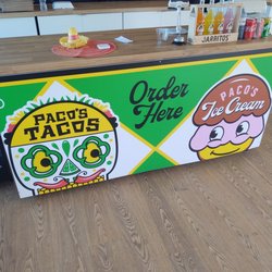 Paco's Tacos - Order stand
