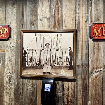 Red Lobster - Framed photo next to Restrooms - Seafood Near Me - Valencia, California Red Lobster - Framed photo next to Restrooms - Seafood Near Me - Valencia, California
