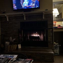 Le Fevre Inn & Resort - Beautiful and cozy fireplace in the room