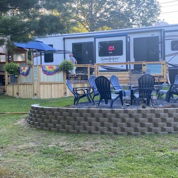 Camp Out Poconos - Campsite Firepit @ Shady Pines - Campgrounds Near Me - East Stroudsburg, Pennsylvania
