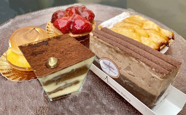 Almondine Bakery by null