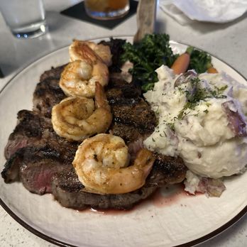 Ritmo Kitchen and Lounge - Lounges Near Me - Bakersfield, California