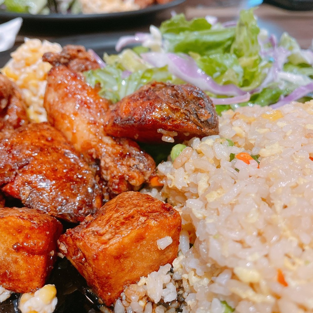 Danji - Sweet soy garlic jumbo wings (that also had drumsticks) with fried rice lunch special - Korean Near Me - Buford, Georgia Danji - Sweet soy garlic jumbo wings (that also had drumsticks) with fried rice lunch special - Korean Near Me - Buford, Georgia