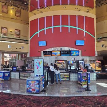 Regal Edwards Cerritos - Cinema Near Me - Cerritos, California