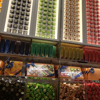 Venchi - Gelato Near Me - Santa Clara, California