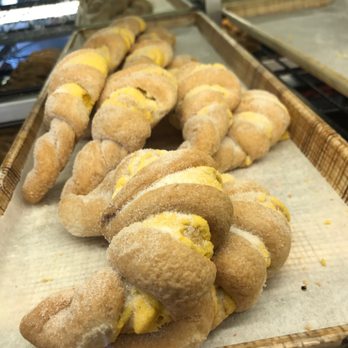 La Reyna Bakery - Breakfast & Brunch Near Me - Austin, Texas