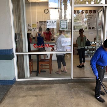 Sushiman Hawaii Kai - Waiting for our Dynamite Don - Sushi Bars Near Me - Honolulu, Hawaii
