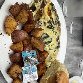 From Scratch Restaurant - Omelette w/ red potatoes - Breakfast & Brunch Near Me - Carmel, California