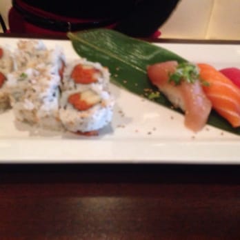 Mama M Sushi - spicy tuna roll and two pieces of sushi #pasadena - Japanese Near Me - Pasadena, California Mama M Sushi - spicy tuna roll and two pieces of sushi #pasadena - Japanese Near Me - Pasadena, California
