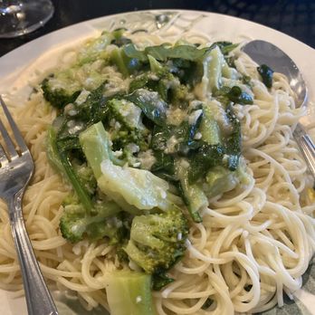 Fatto A Mano - Linguine with spinach and broccoli - Italian Near Me - North Fort Myers, Florida Fatto A Mano - Linguine with spinach and broccoli - Italian Near Me - North Fort Myers, Florida