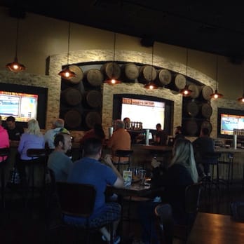 Brew Hub - Inside bar - Breweries Near Me - Lakeland, Florida