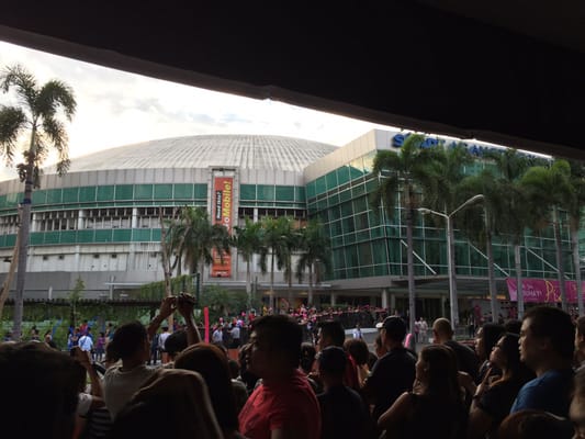 Smart Araneta Coliseum by null