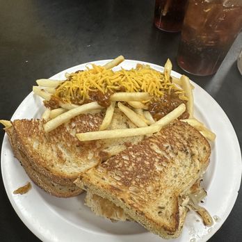 Mom's Diner - Tuna melt with chili cheese fries - Diners Near Me - Pahrump, Nevada