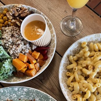 Tommy - Coffee & Tea Near Me - Montreal, Quebec