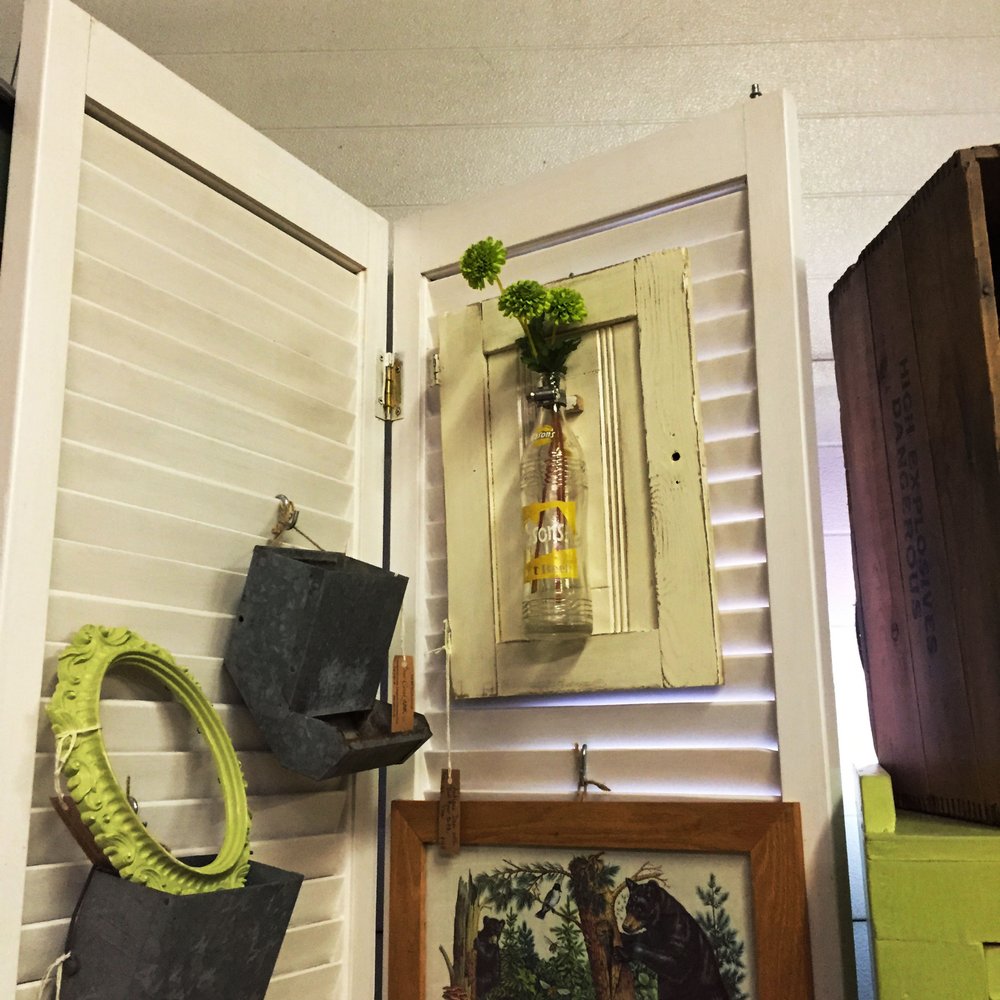 Deer Creek Junk - Antiques Near Me - East Jordan, Michigan