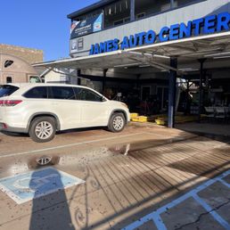 Dropping off my Toyota Highlander. Dropping off my Toyota Highlander.